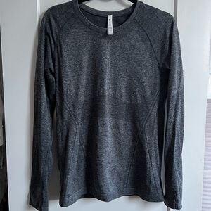 NWOT Athleta Momentum Top size M